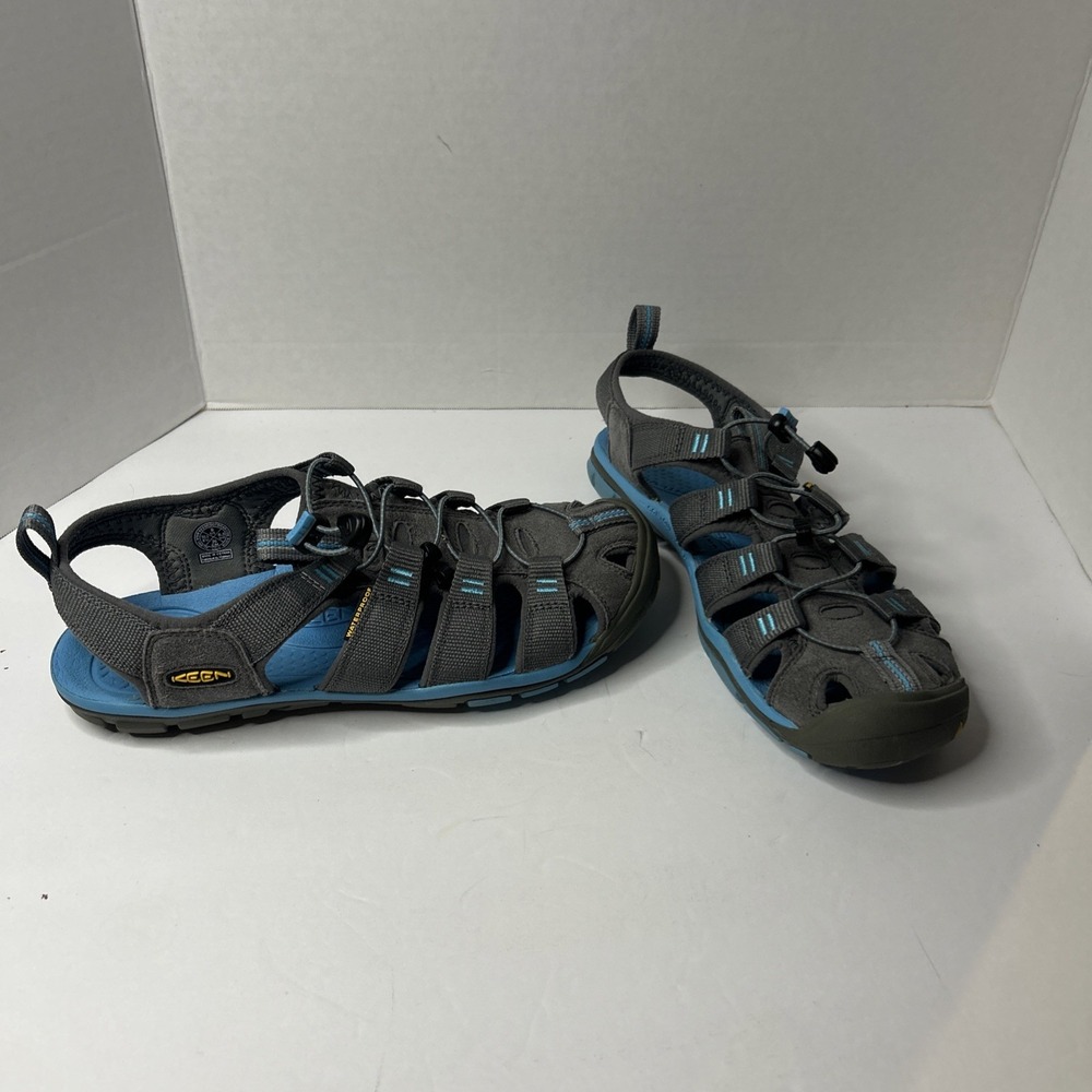 KEEN Clearwater CNX Sandals women's size 9 gargoyle/Norse blue water shoes